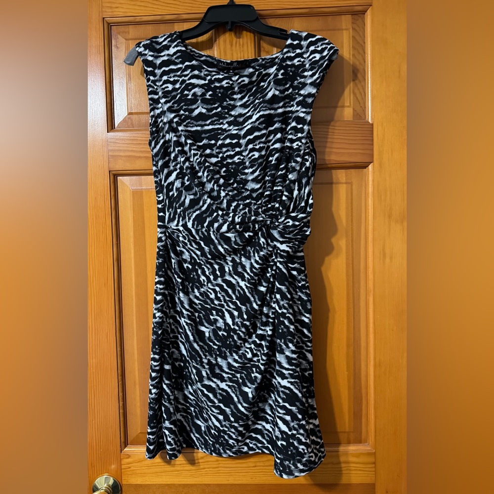 Madmazelle Black and White Ruched Midi Dress Size Medium